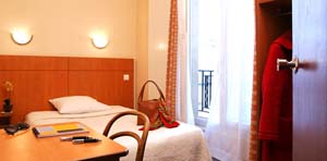 Single with private facilities (shower)
